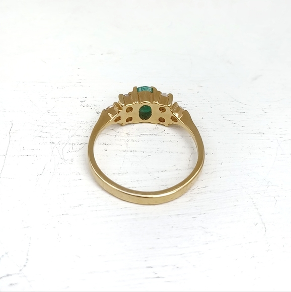 Green Stone and CZ Gold Ring - Picture 8 of 11